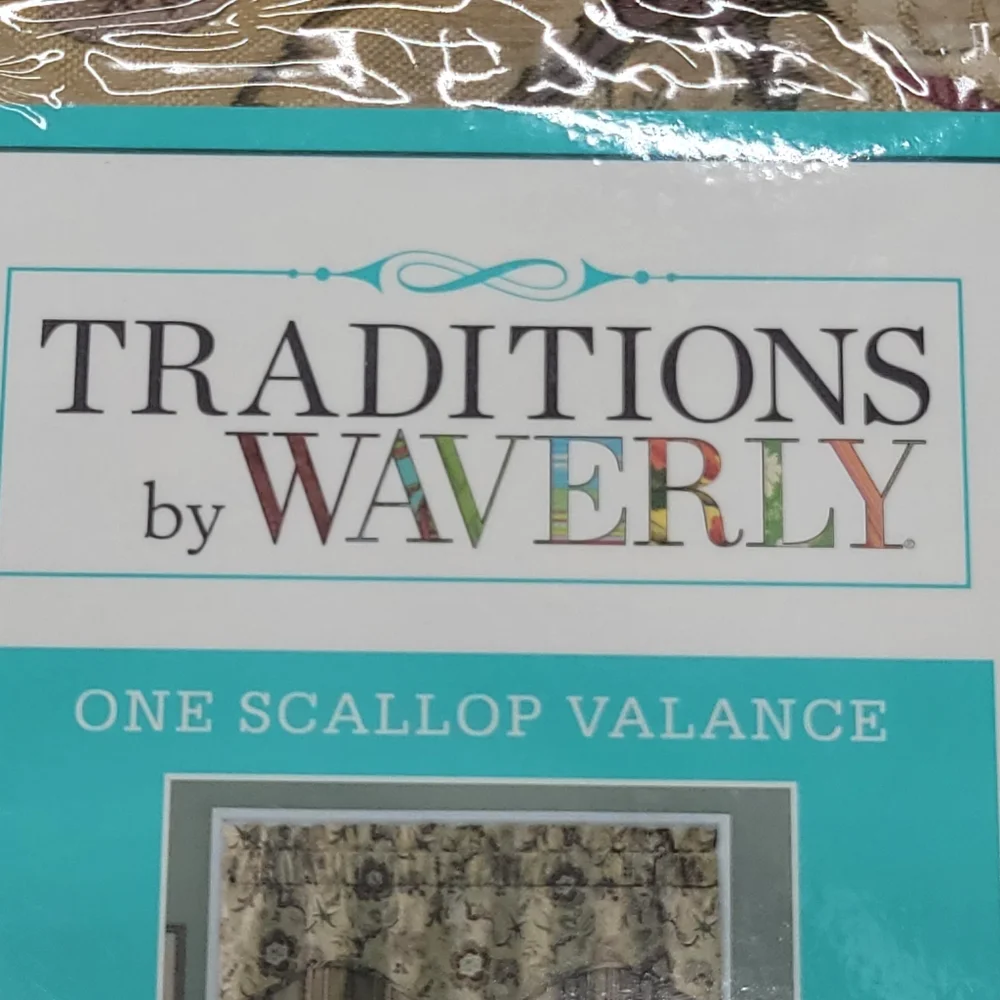 Traditions by Waverly Navarra Scallop Valance Traditional Style Floral 52x16 NEW